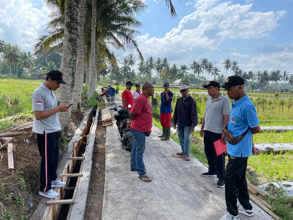 Peninjauan Pembangunan JUT Subak Cangi Selatan